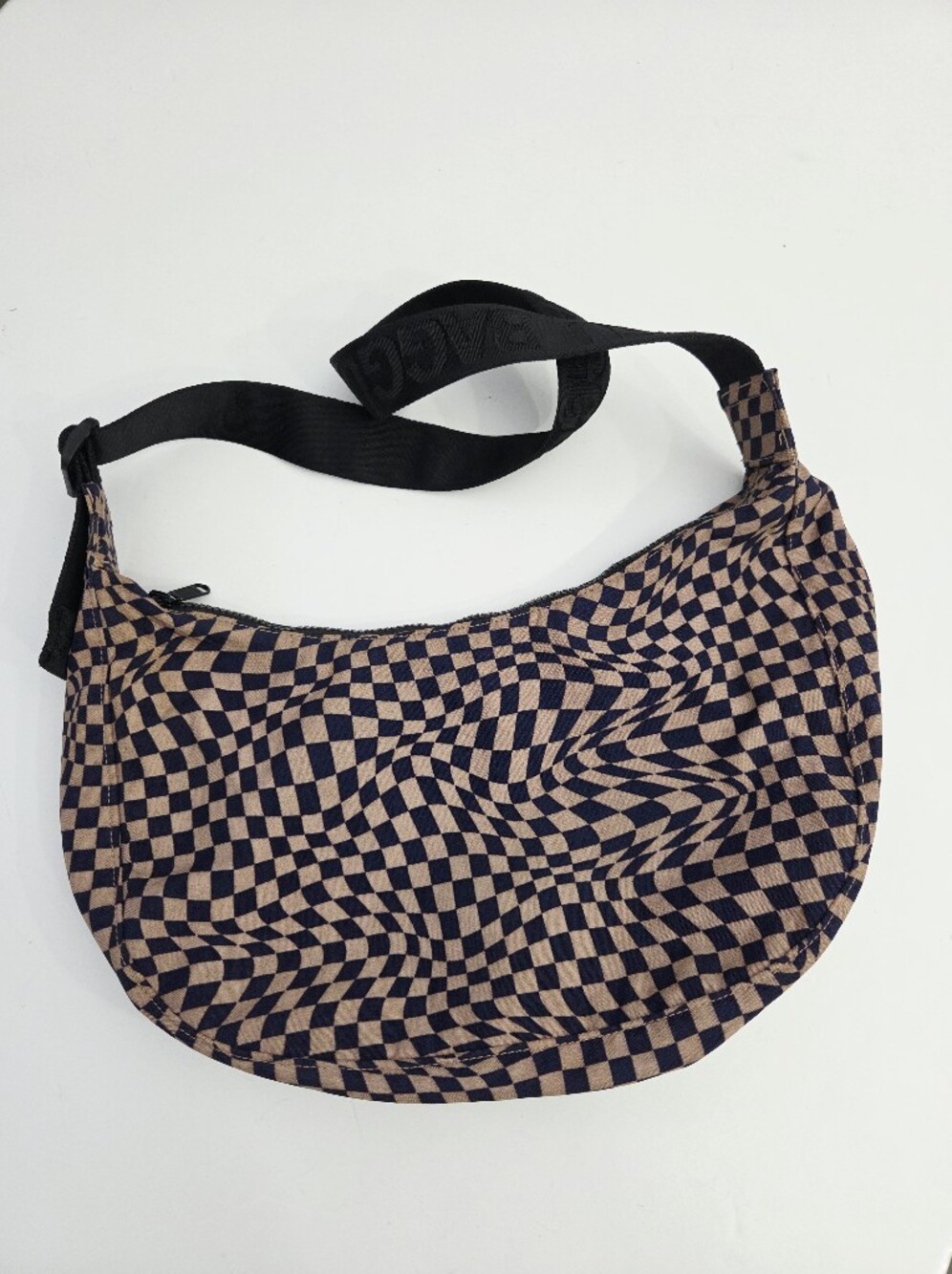 LIKE NEW BAGGU MEDIUM NYLON CRESCENT BAG - INDIGO TRIPPY CHECKER